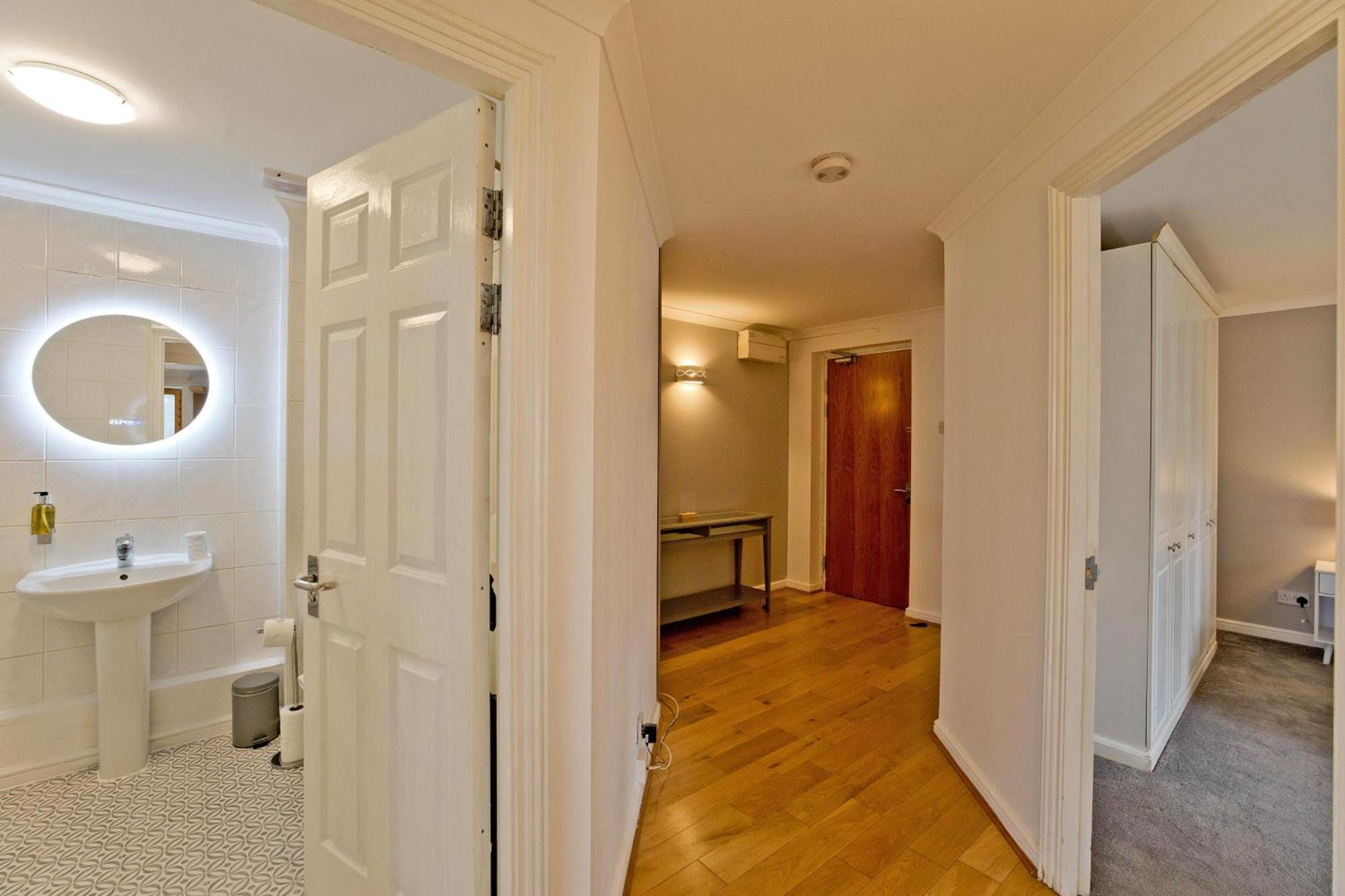 Imperial Meridian Place Apartment Лондон Экстерьер фото